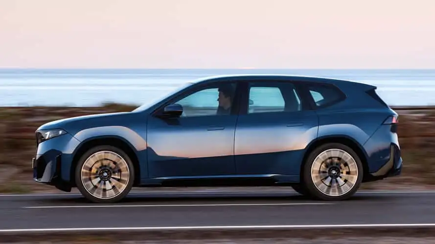 BMW iX3 de nova geração é eleito o Carro Mundial do Ano 2026