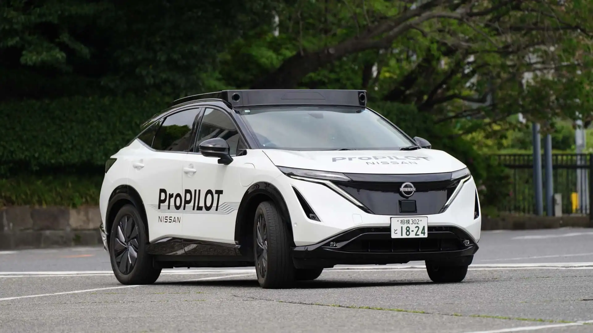 https://cdn.motor1.com/images/mgl/1ZwPAX/s1/nissan-ai-drive-hands-free-test.webp