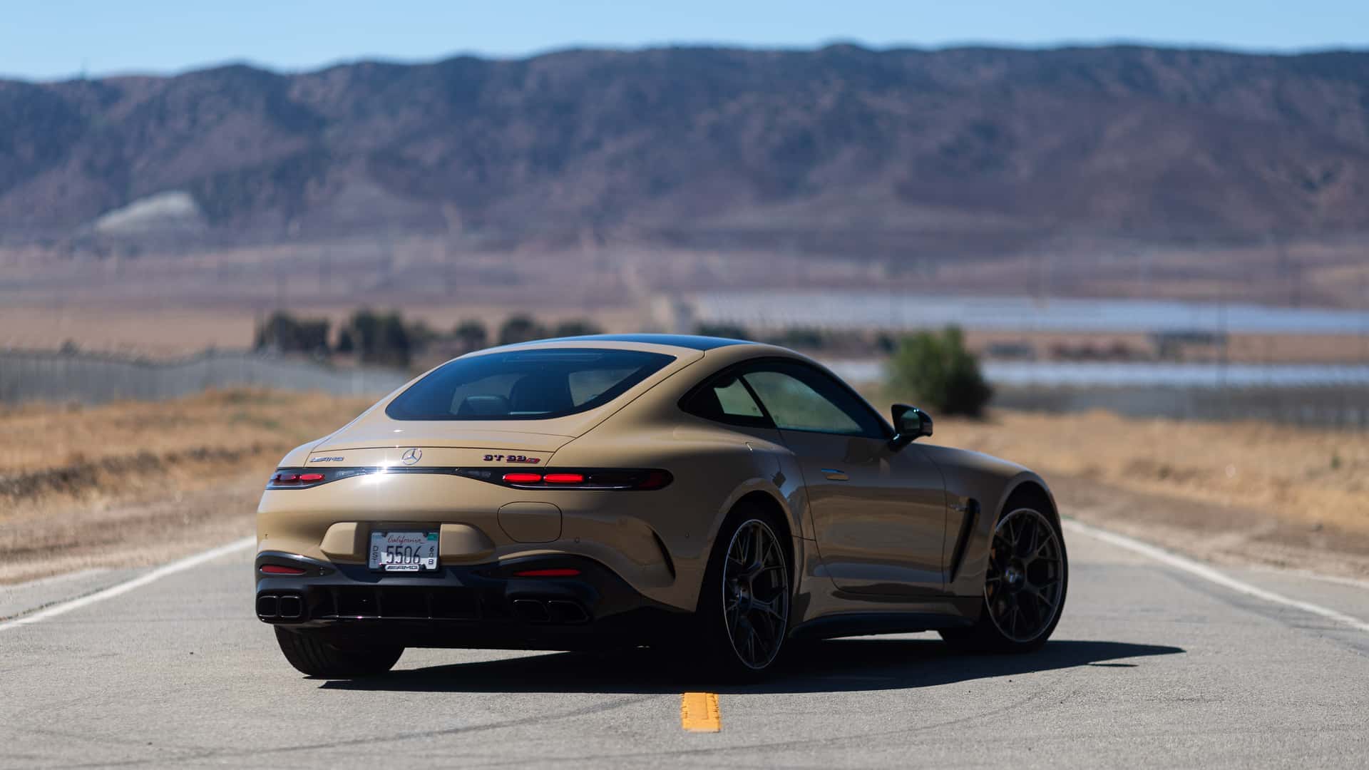 https://cdn.motor1.com/images/mgl/1ZwPkX/s1/2026-mercedes-amg-gt63s-e-performance.jpg