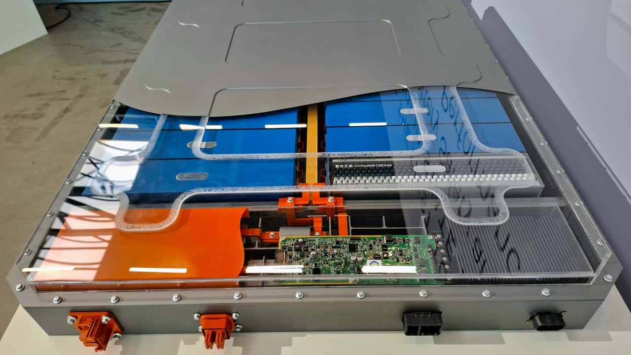 La batteria allo stato semisolido di MG