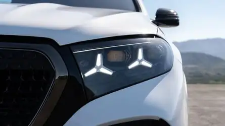 Apenas um dia após lançar versão no Brasil, Mercedes-Benz mostra novo GLE 2027