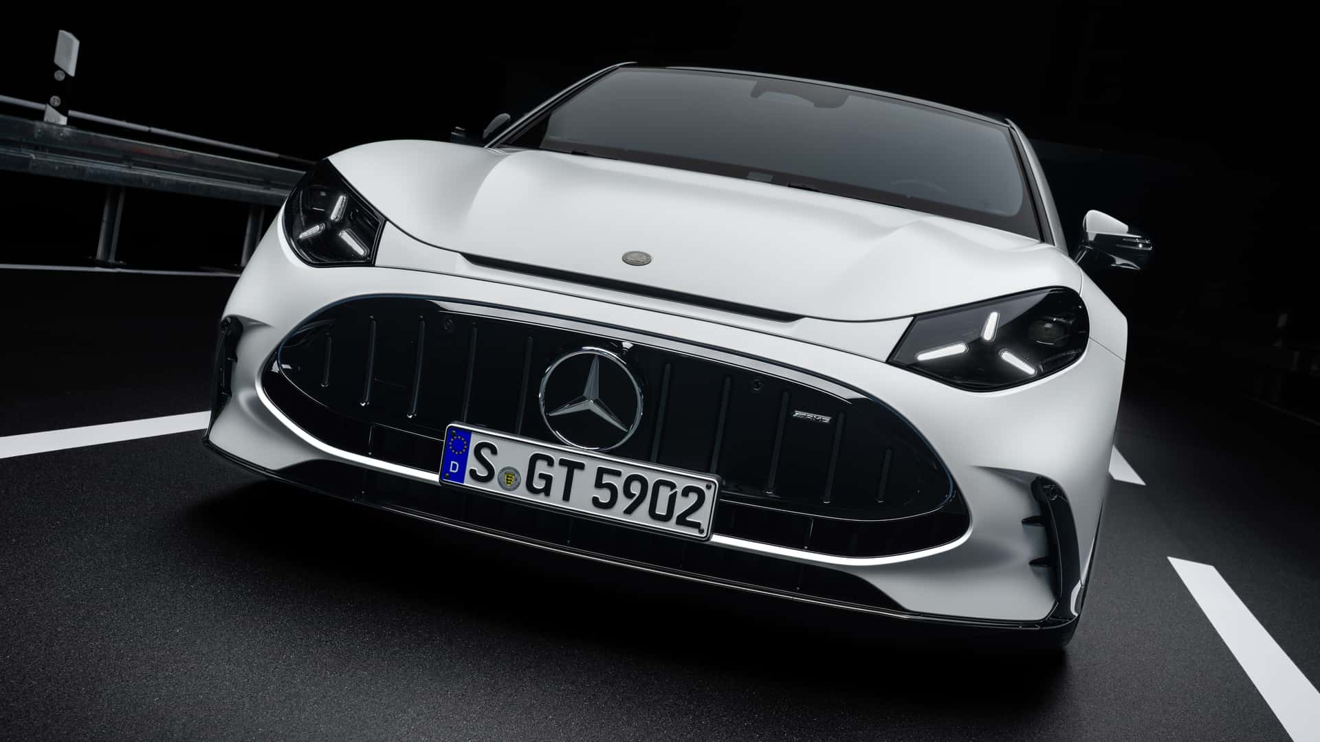 https://cdn.motor1.com/images/mgl/1ZwWA7/s1/mercedes-amg-gt-4-door.jpg
