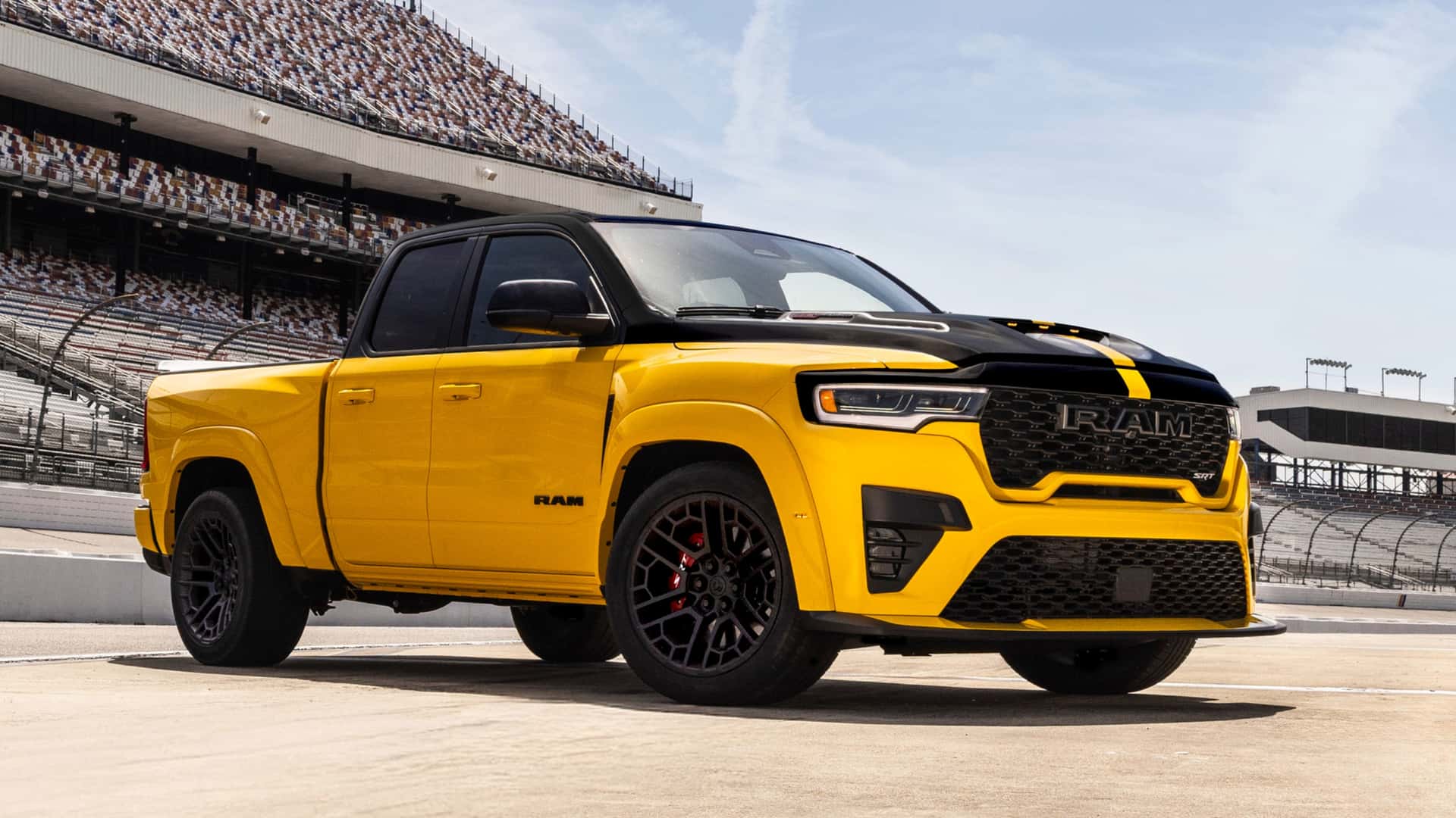Ram 1500 Rumble Bee 重返市場，推出多種動力規格與性能套件