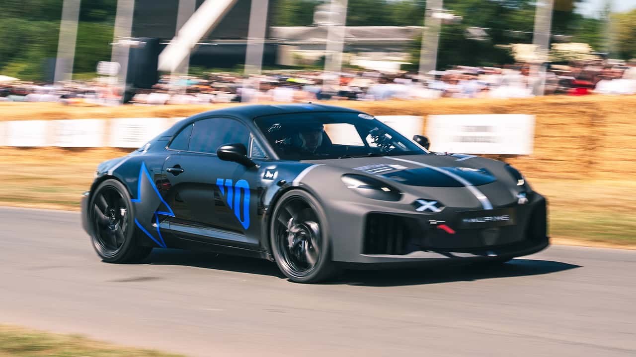 Alpine A110 Future: debutta a Goodwood la sportiva a batteria