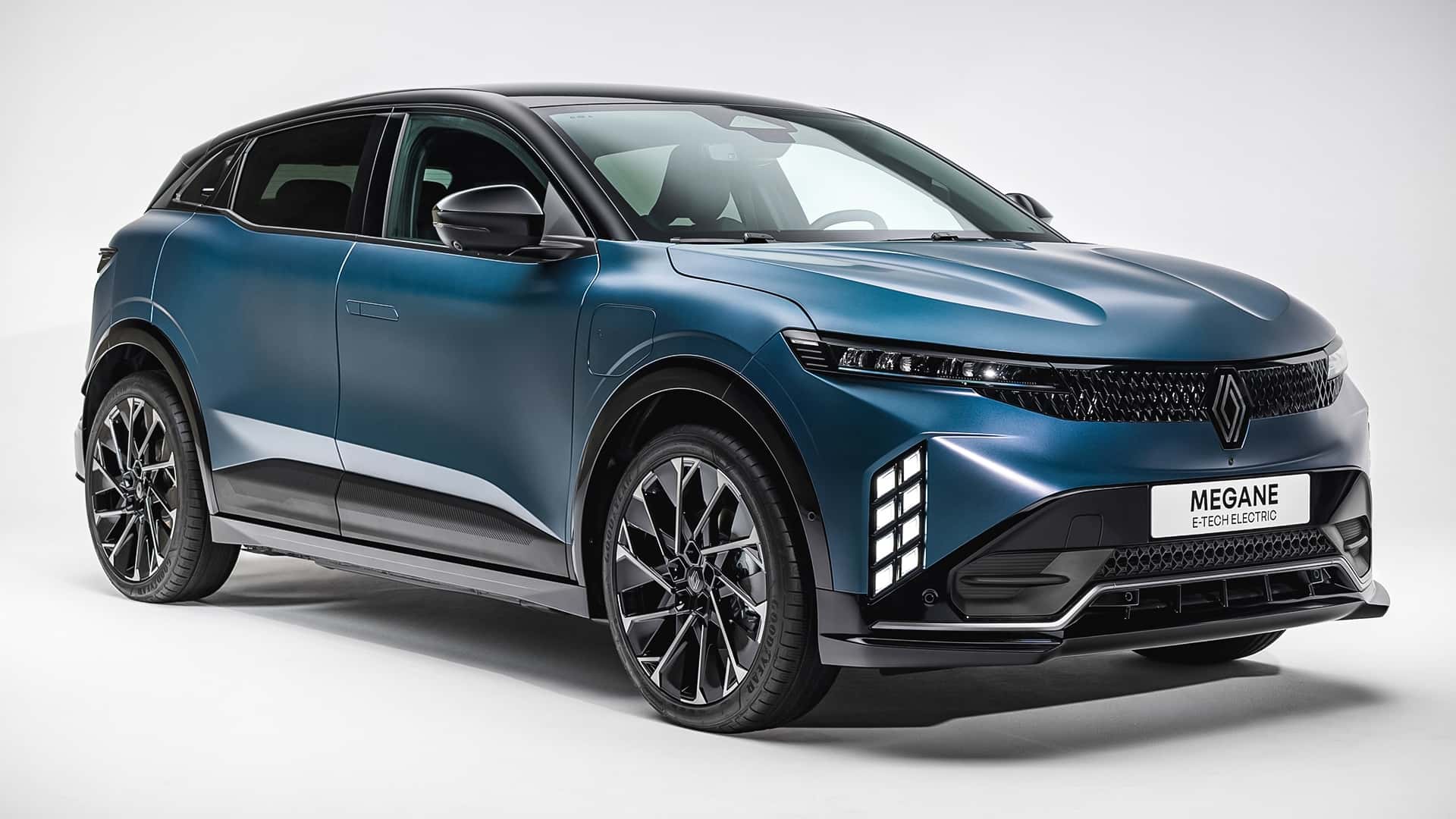 https://cdn.motor1.com/images/mgl/1ZwnvW/s1/renault-megane-e-tech-2026.jpg