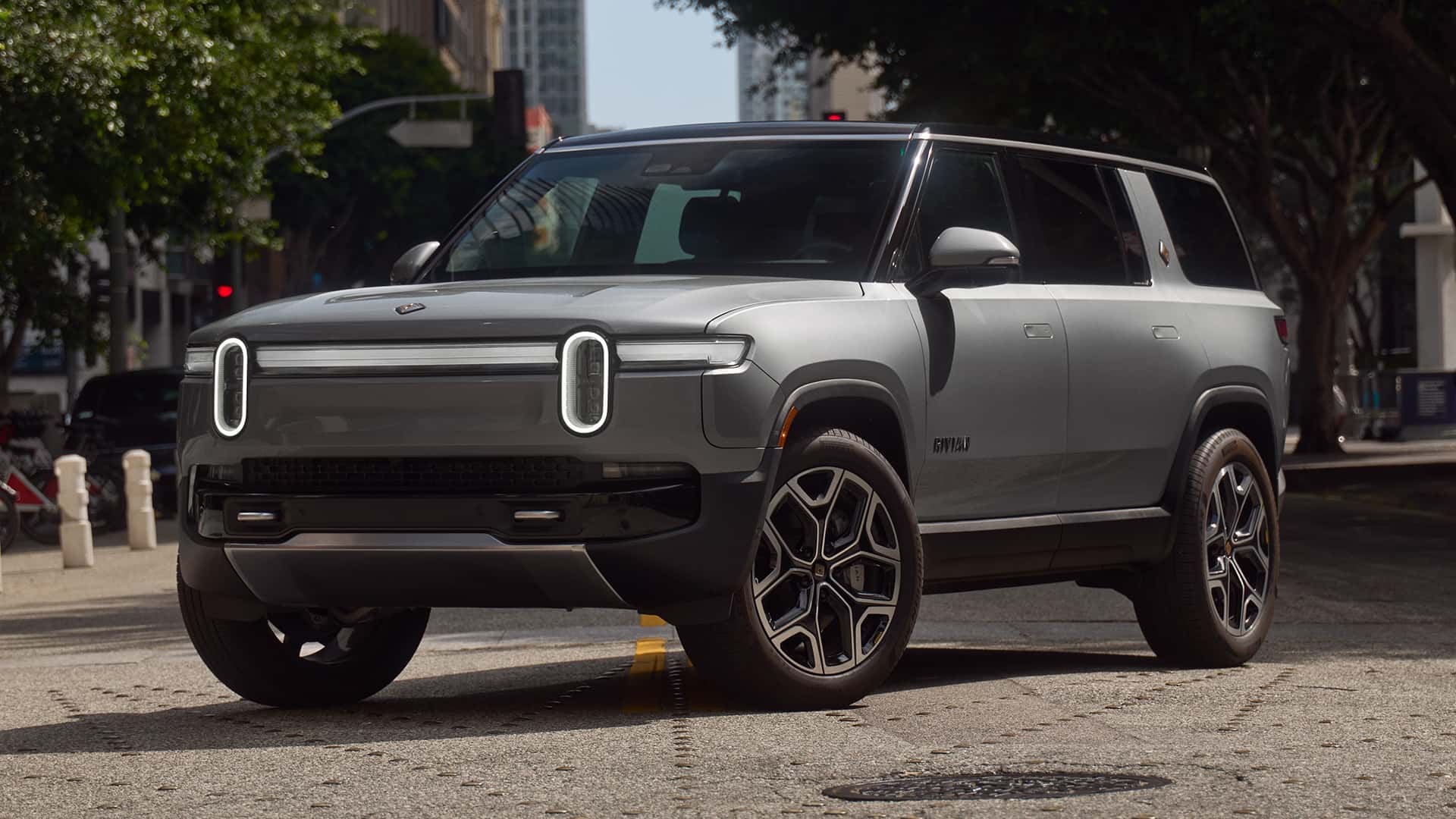 Rivian Revoluciona el R1S y R1T 2027: Nueva Configuración de 6 Plazas y Estructura de Equipamiento Simplificada
