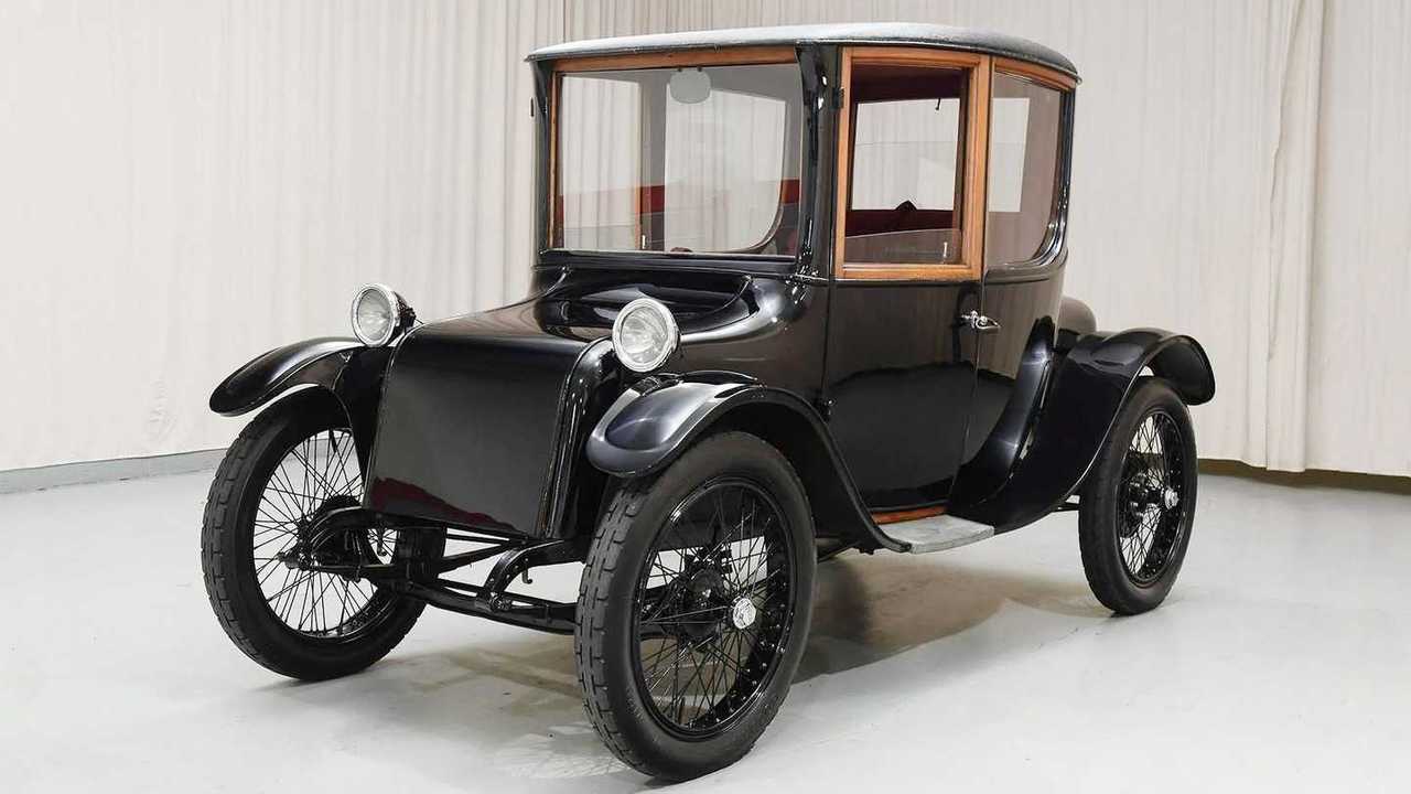 008 - Milburn Electric Model 27 (1918)