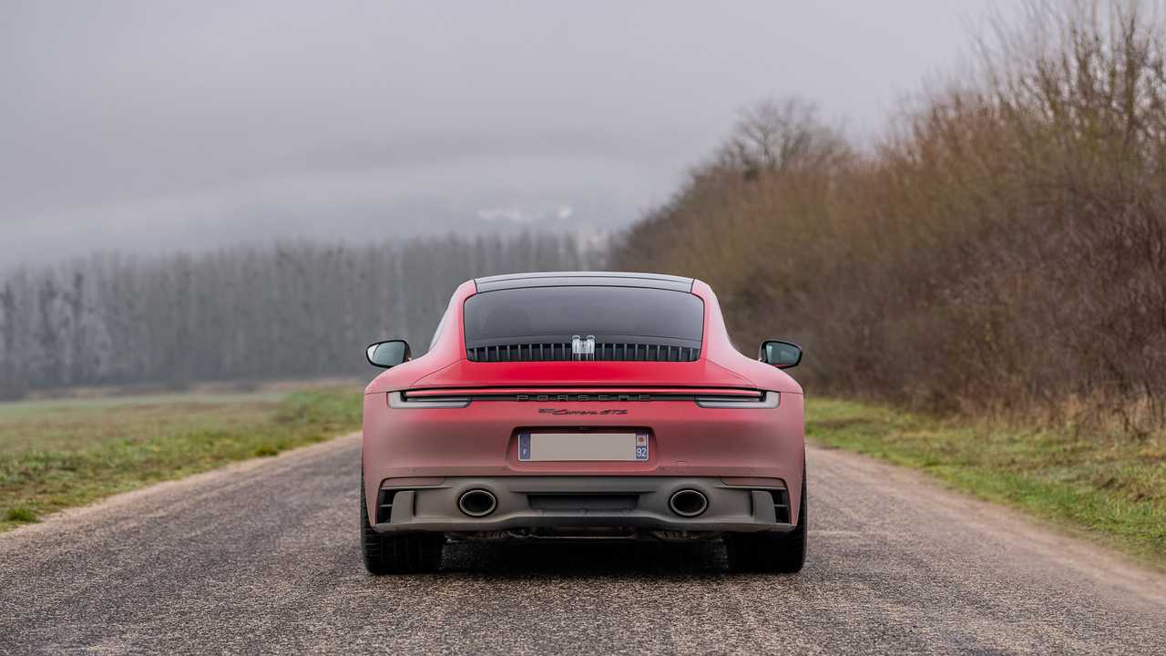 Porsche 911 Carrera GTS vs Mazda MX-5