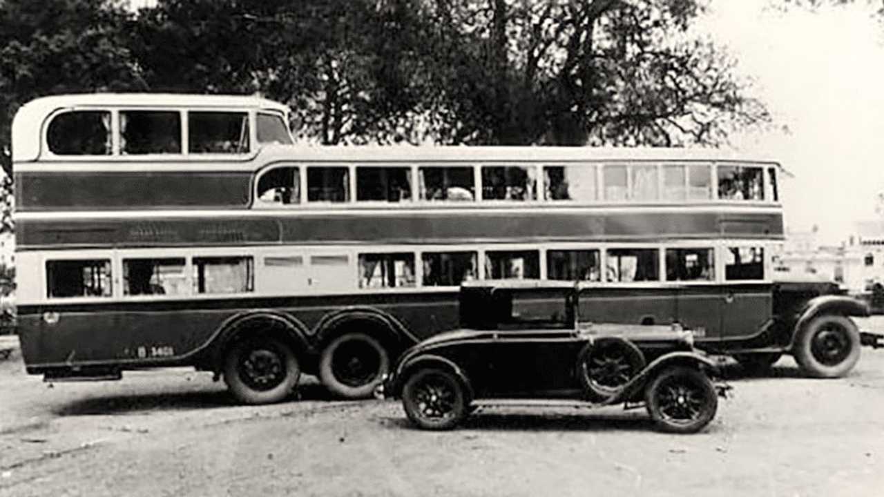 Em 1932 o chassi do Omicron deu origem ao protótipo Autoalveare - tinha 2 andares e meio e andava a 45kmh