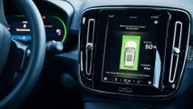 Volvo Cars testet kabelloses Laden von Elektroautos