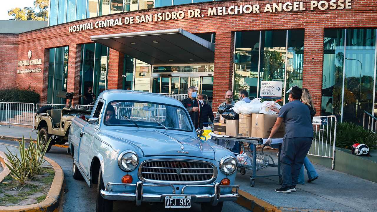 Se celebró el Supermarket Run: un homenaje a Autoclásica y a los médicos del Hospital de San Isidro