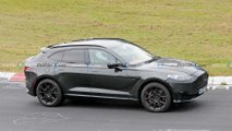 Aston Martin DBX facelift spy photo