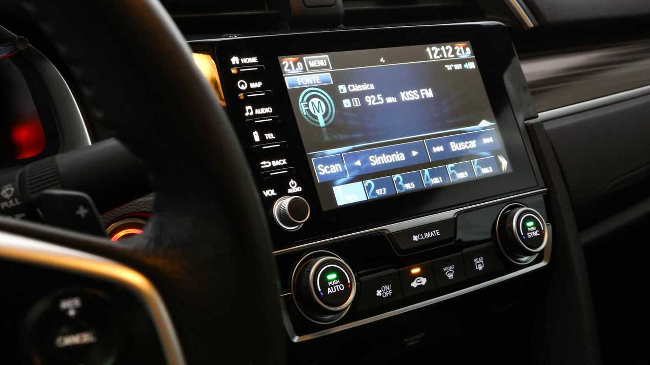 Central multimídia do Honda Civic Touring