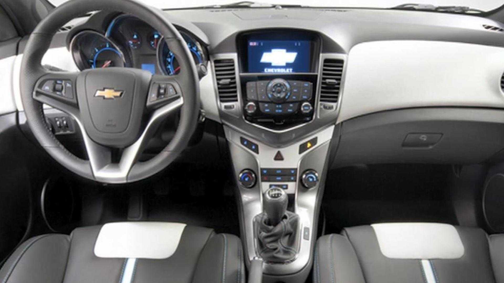 https://cdn.motor1.com/images/mgl/1pXwK/s6/2010-210837-chevrolet-cruze-hatchback-show-car-interior1.jpg