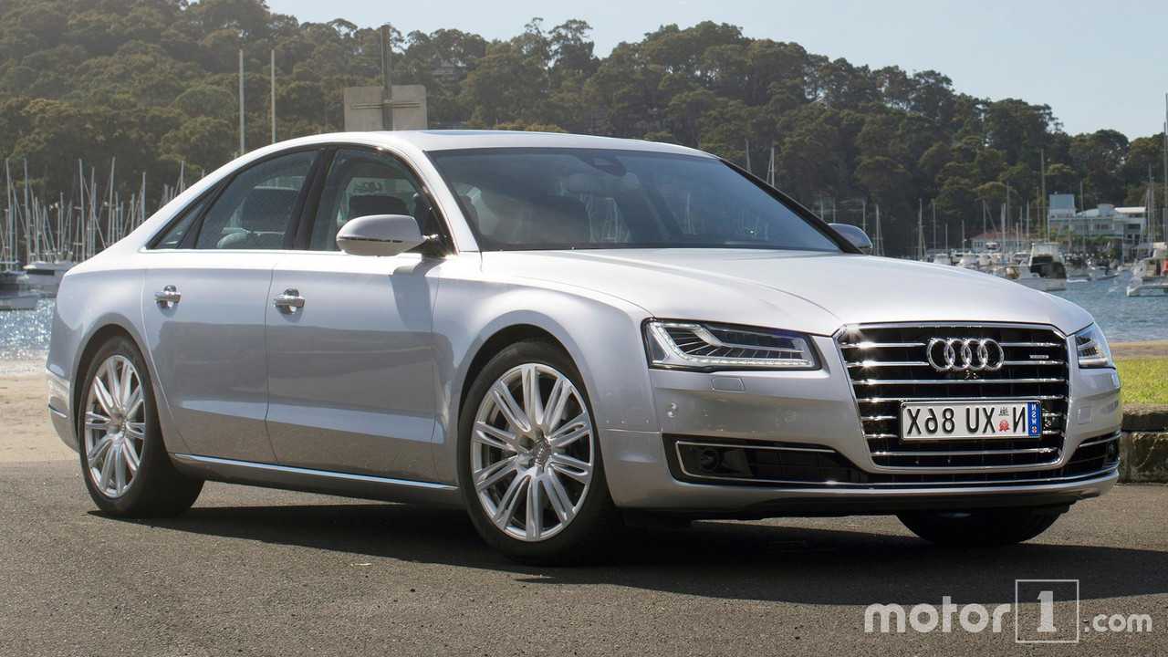 Audi A8 2017 vs Audi A8 2014