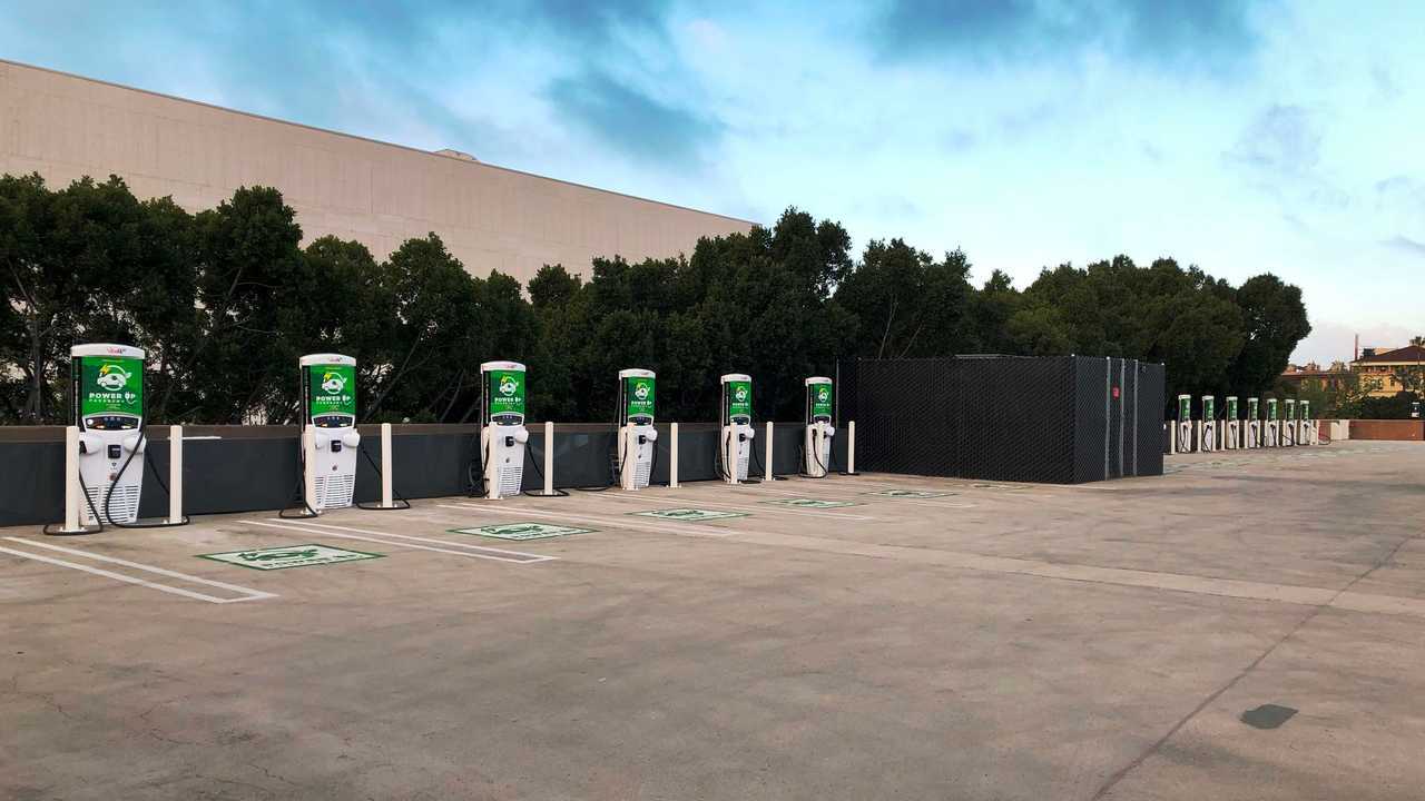 Marengo Charging Plaza in Pasadena