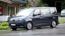 VW Transporter T7 neues Spionagefoto (vordere drei Viertel)