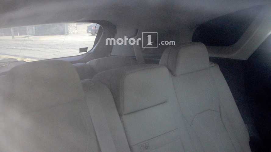 Üç sıra koltuklu Lexus RX casus fotoğrafları