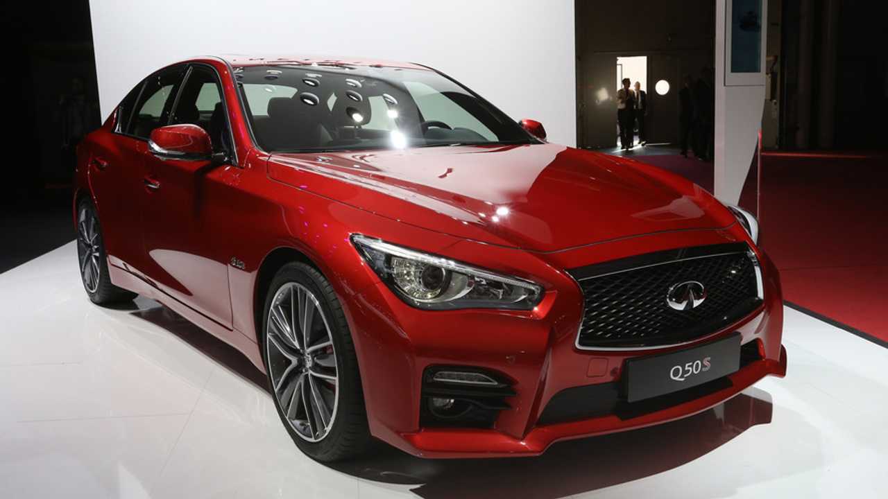 2017 Infiniti Q30S Paris Motor Show