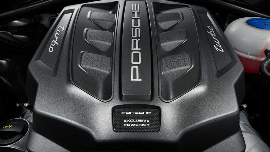 Porsche Macan Turbo with Performance Package