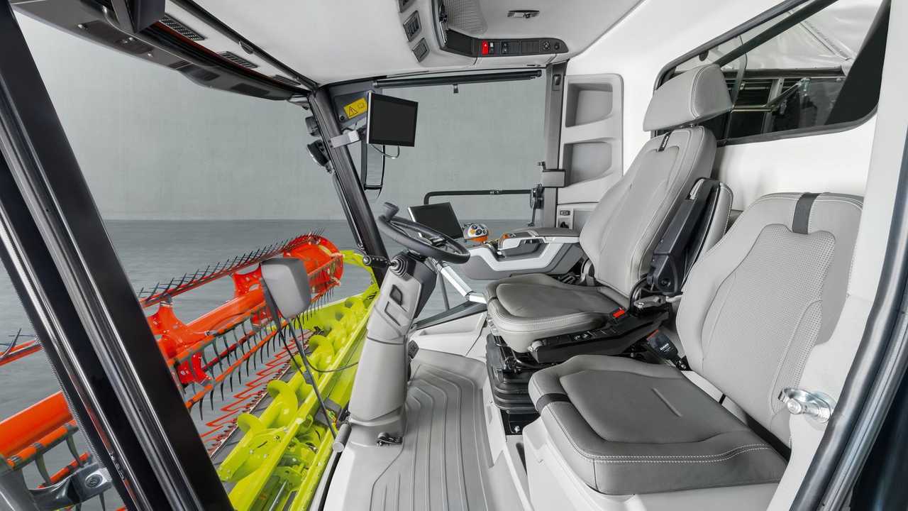 CLAAS TRION