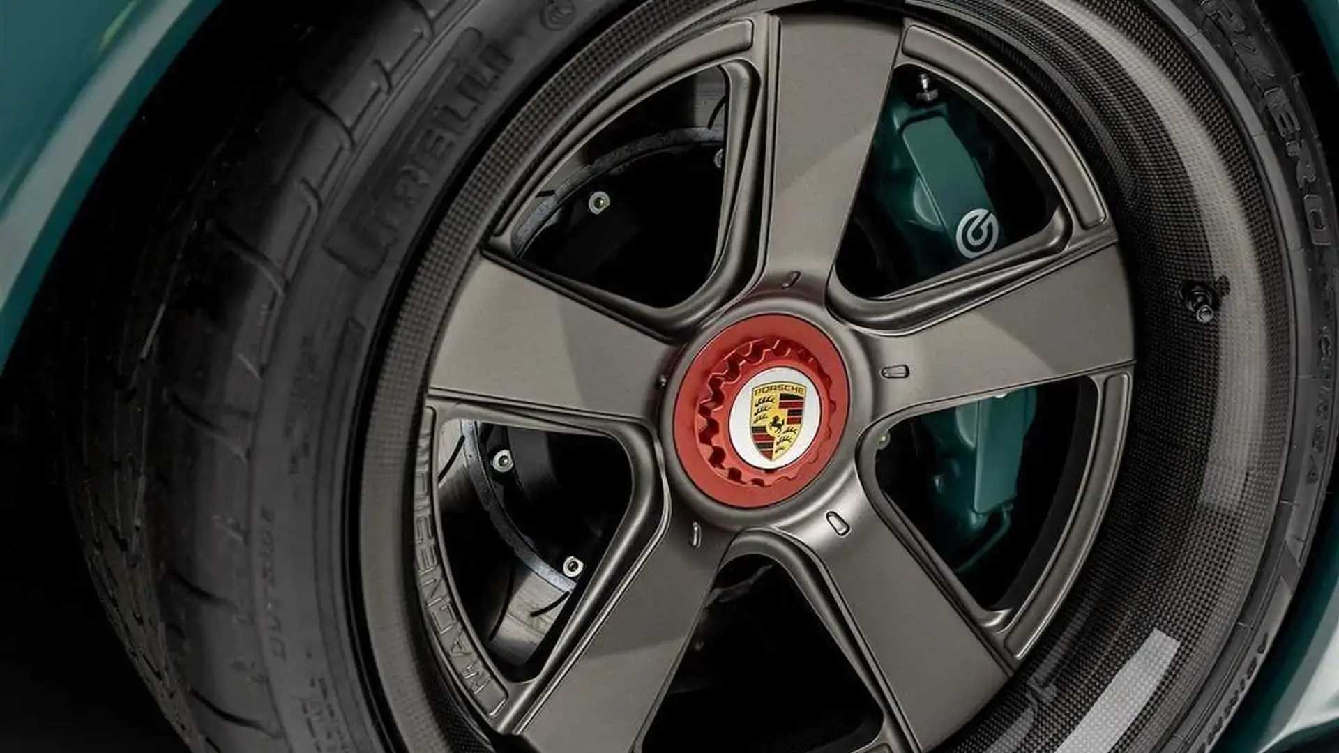 porsche-911-993-speedster-remastered-by-gunther-werks-wheel.jpg