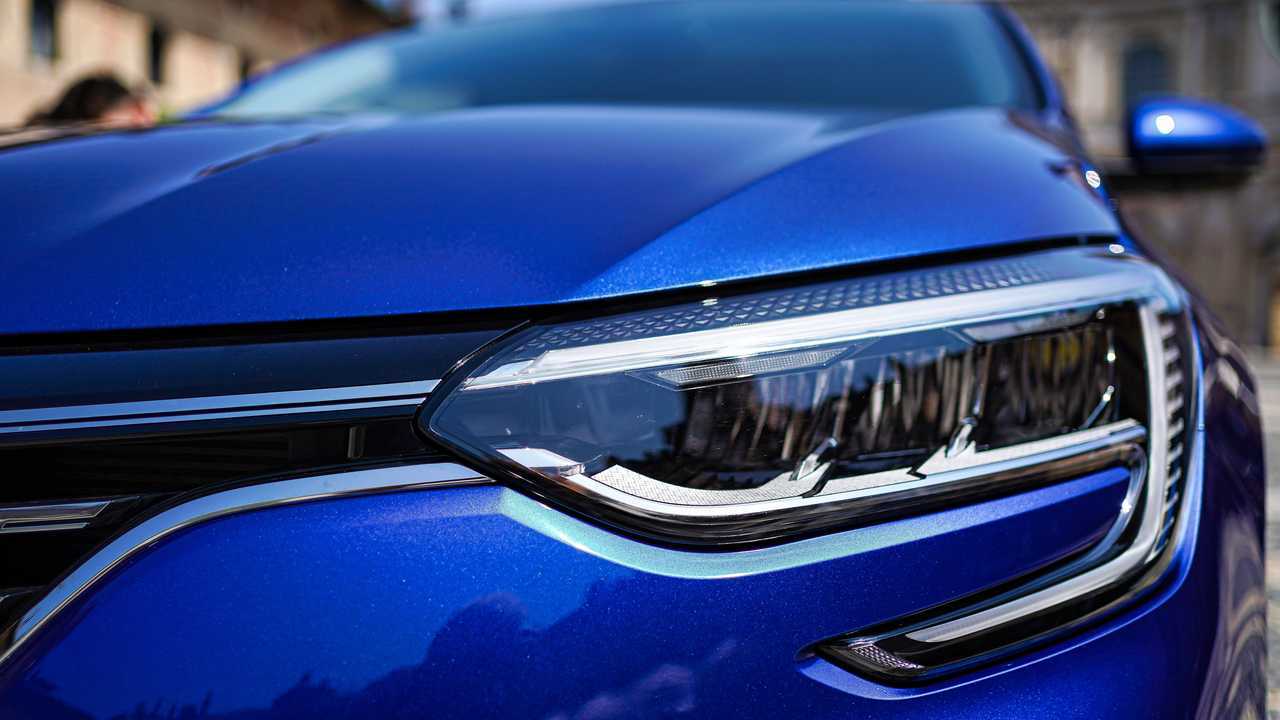 Renault Megane E-Tech Plug-In Hybrid 2021, la prova