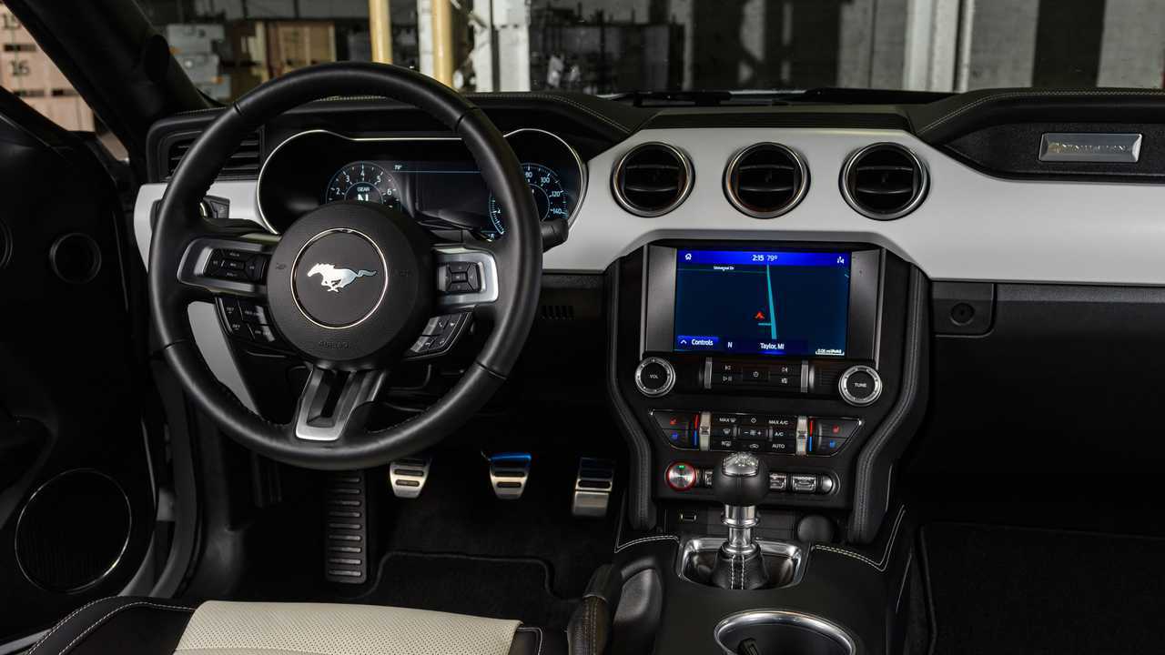 Ford Mustang Ice White Edition 2022