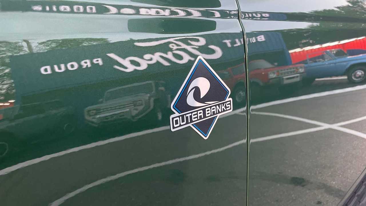 Ford Bronco в новом зеленом цвете