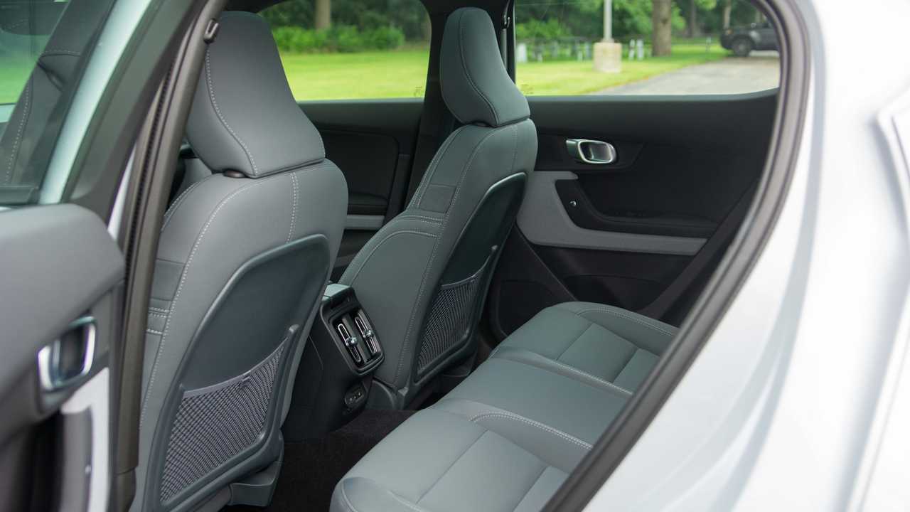 Polestar 2 - interior e acabamento
