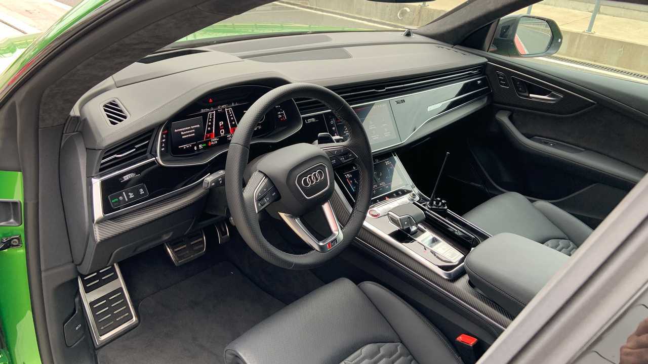 Интерьер Audi RS Q8