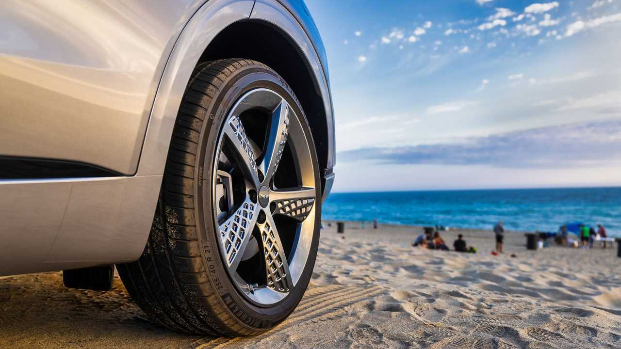 2022 Genesis GV70 details