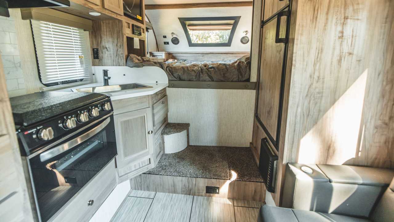 Palomino Truck Camper HS-2912
