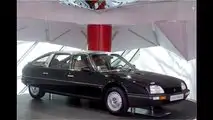 François Mitterand, Präsident von 1981 bis 1995, ließ sich in einem Citroën CX Prestige bewegen. Der CX wurde 1974 als Nachfolger der DS-Baureihe vorgestellt.
