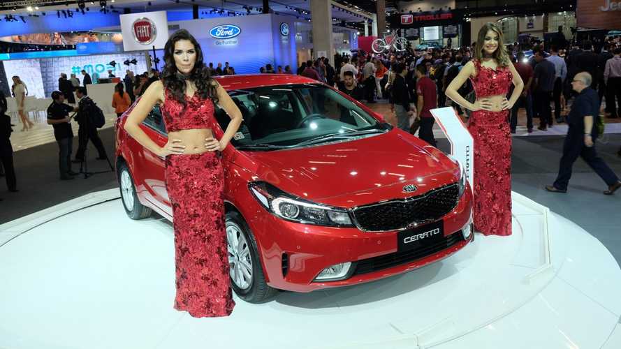 Salão do Automóvel: agora mexicano, novo Kia Cerato 2017 chega ao Brasil por R$ 76.990