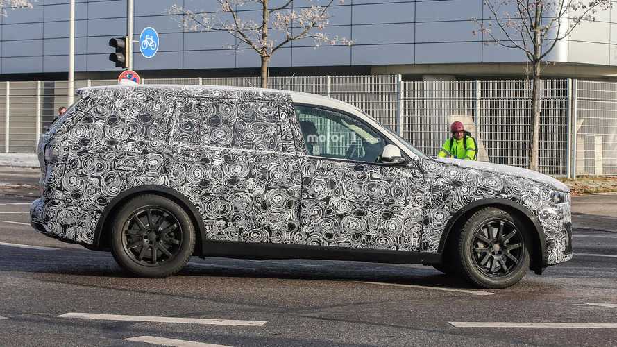 BMW X7 Spy Pics on Road