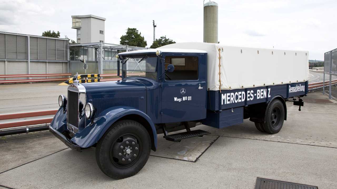 Mercedes-Benz LO 2750 Racing Truck