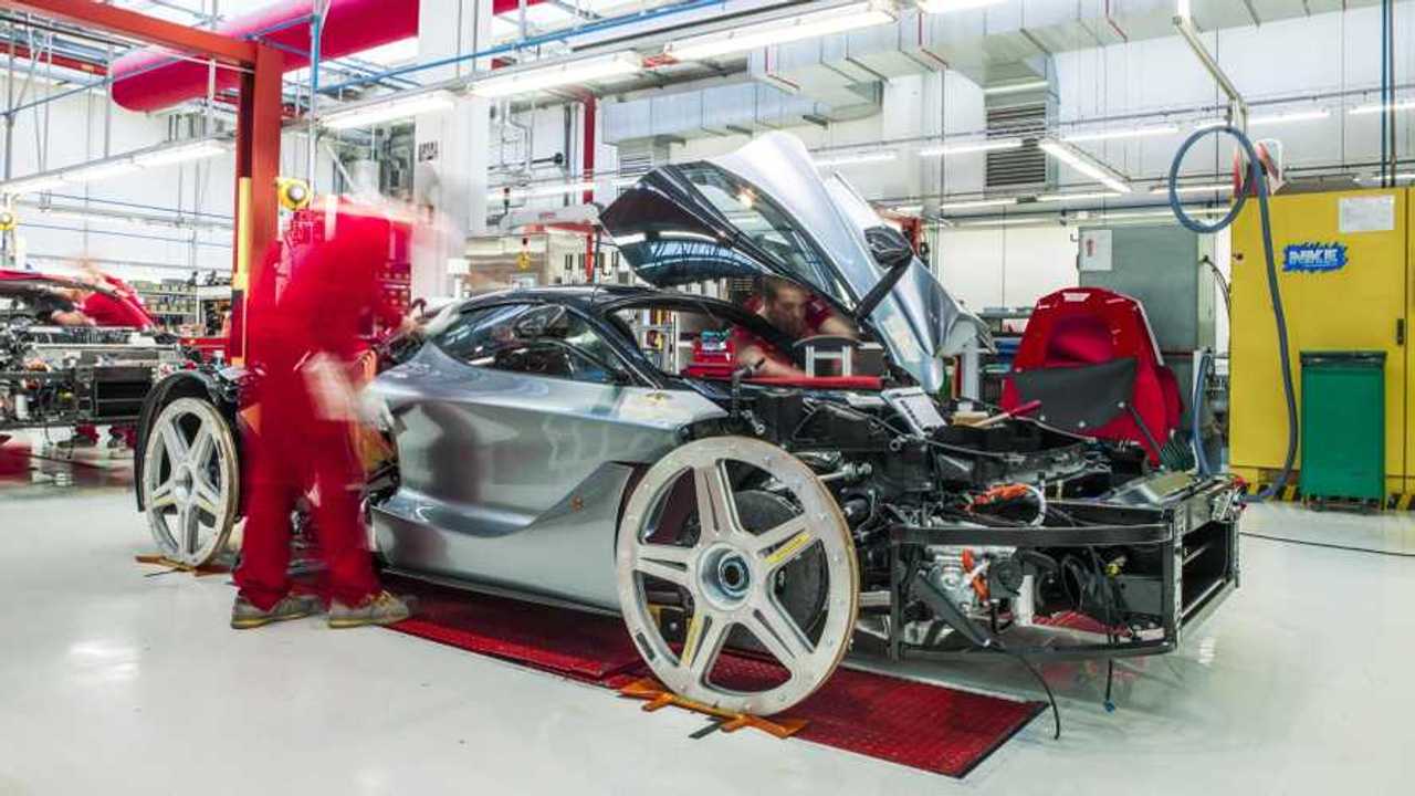 Copertina FCA e Ferrari fanno respiratori