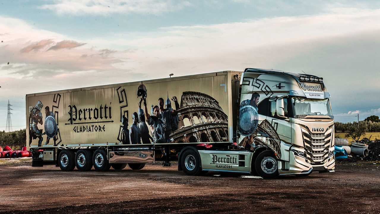 Il Gladiatore e gli altri Iveco S-Way di Perrotti