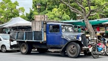 Dinossauros como este caminhão Citroën são cada vez mais raros nas ruas do Uruguai