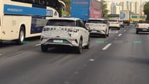 Novo BYD Dolphin 2027 é flagrado em testes no Brasil