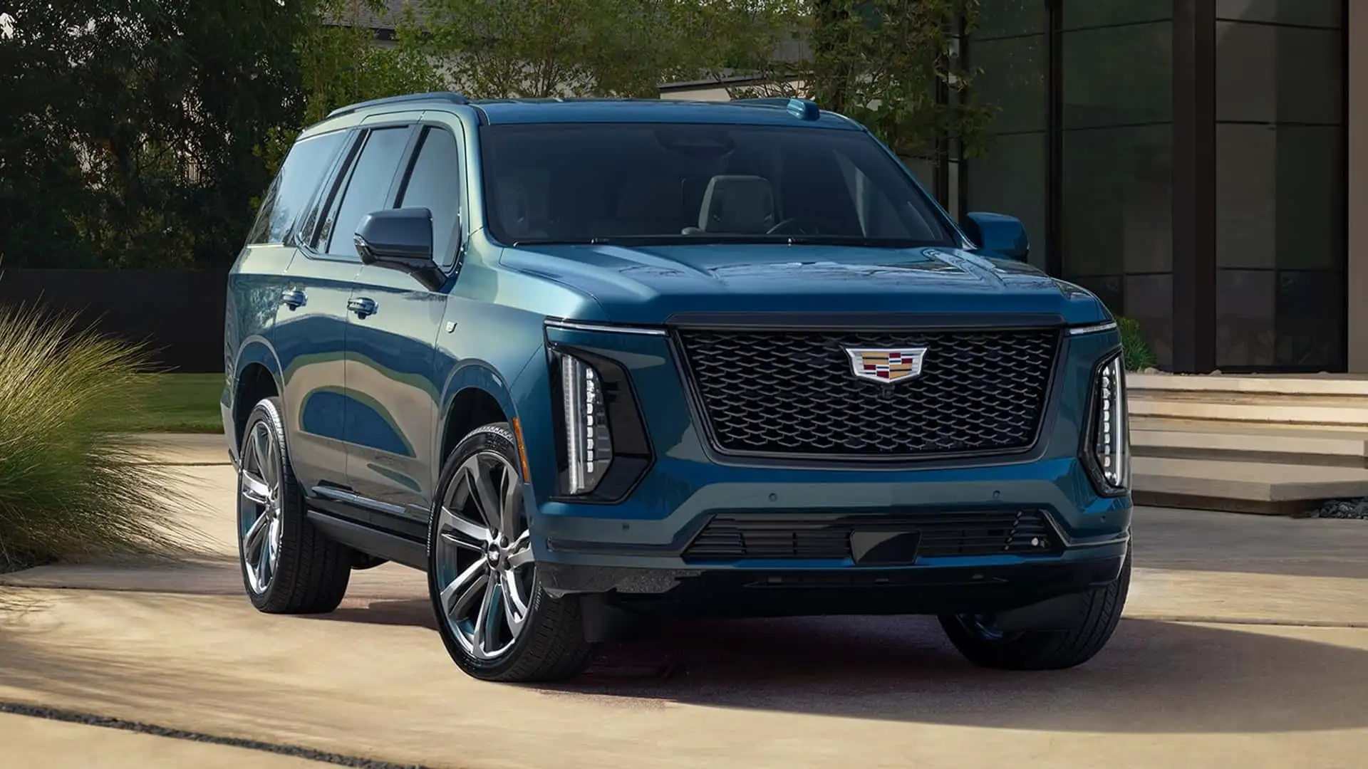 https://cdn.motor1.com/images/mgl/2N2vXp/s1/2026-cadillac-escalade.webp