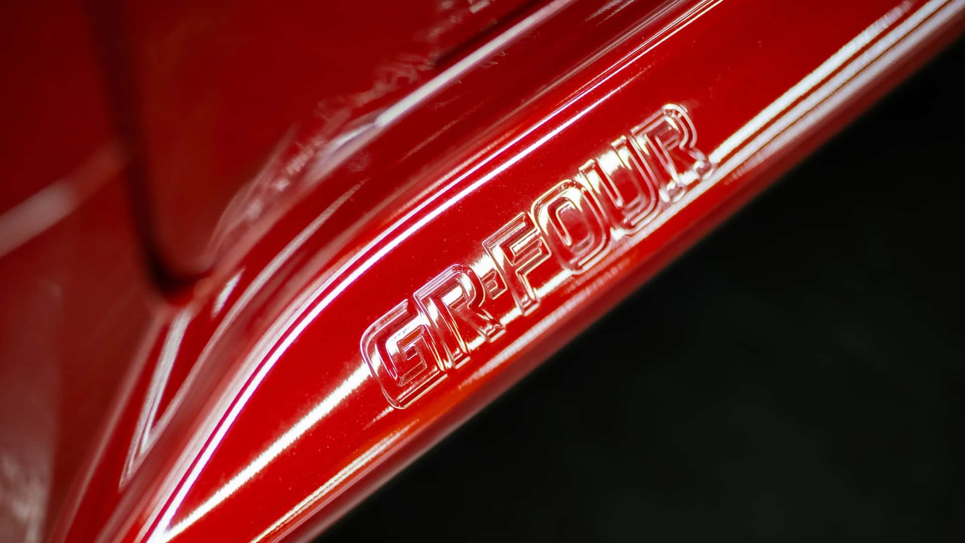 https://cdn.motor1.com/images/mgl/2N43rM/s1/toyota-gr-corolla-uk-plant-tour.jpg