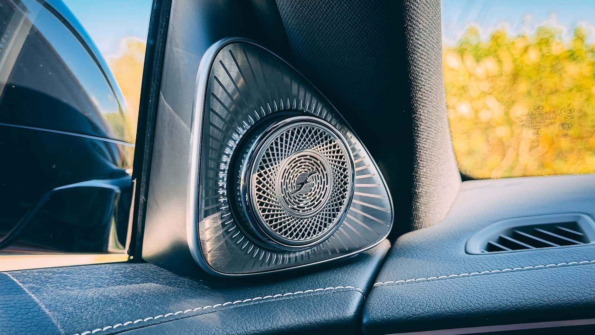 https://cdn.motor1.com/images/mgl/2N46KE/s1/2027-mercedes-benz-s-class-first-drive-review.jpg