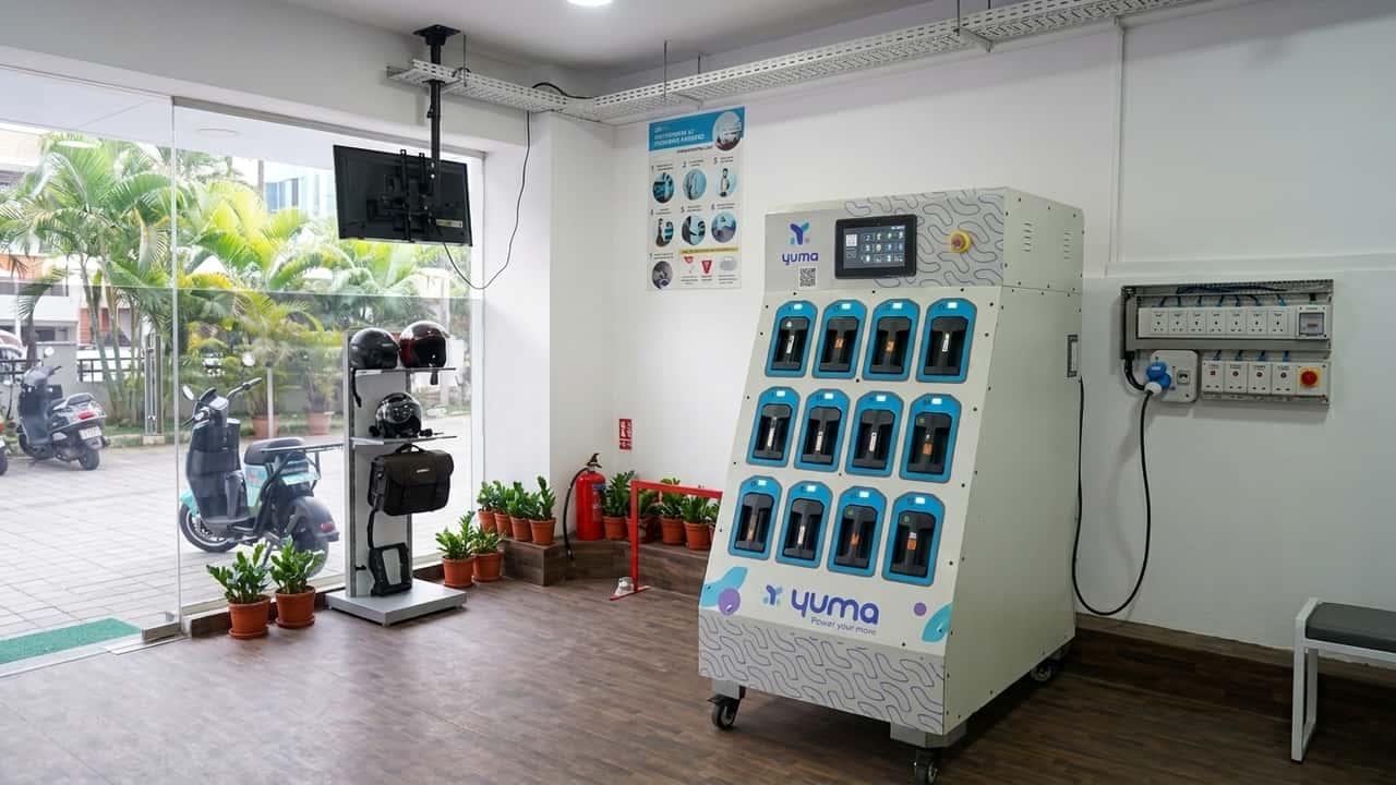 In India le batterie si cambiano in pochi secondi: la scommessa