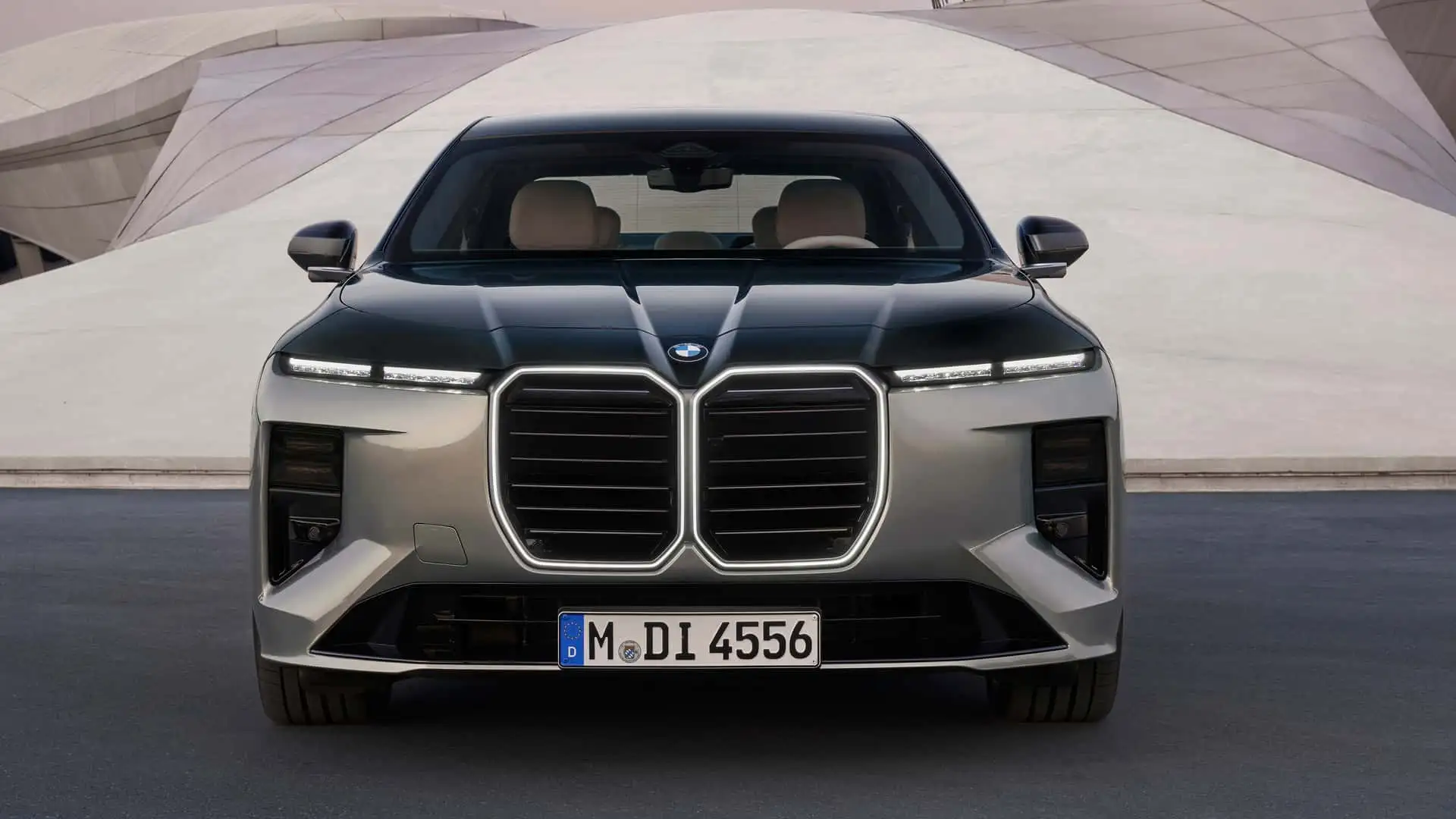 https://cdn.motor1.com/images/mgl/2N4Jvn/s1/2027-bmw-7-series.webp