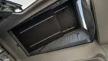 Das neue Reimo-Schlafdach erweitert die Stehhöhe im MAN TGE