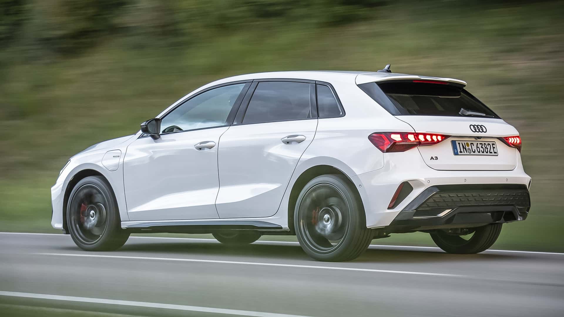 https://cdn.motor1.com/images/mgl/2N4nXz/s1/audi-a3-sportback-e-hybrid-2026.jpg
