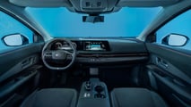 La nuova Nissan Ariya diventa un powerbank su ruote