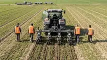 Analisi tecnica sull integrazione delle tecnologie digitali e meccatroniche nelle macchine agricole professionali e sulle ricadute operative e gestionali per l azienda agricola
